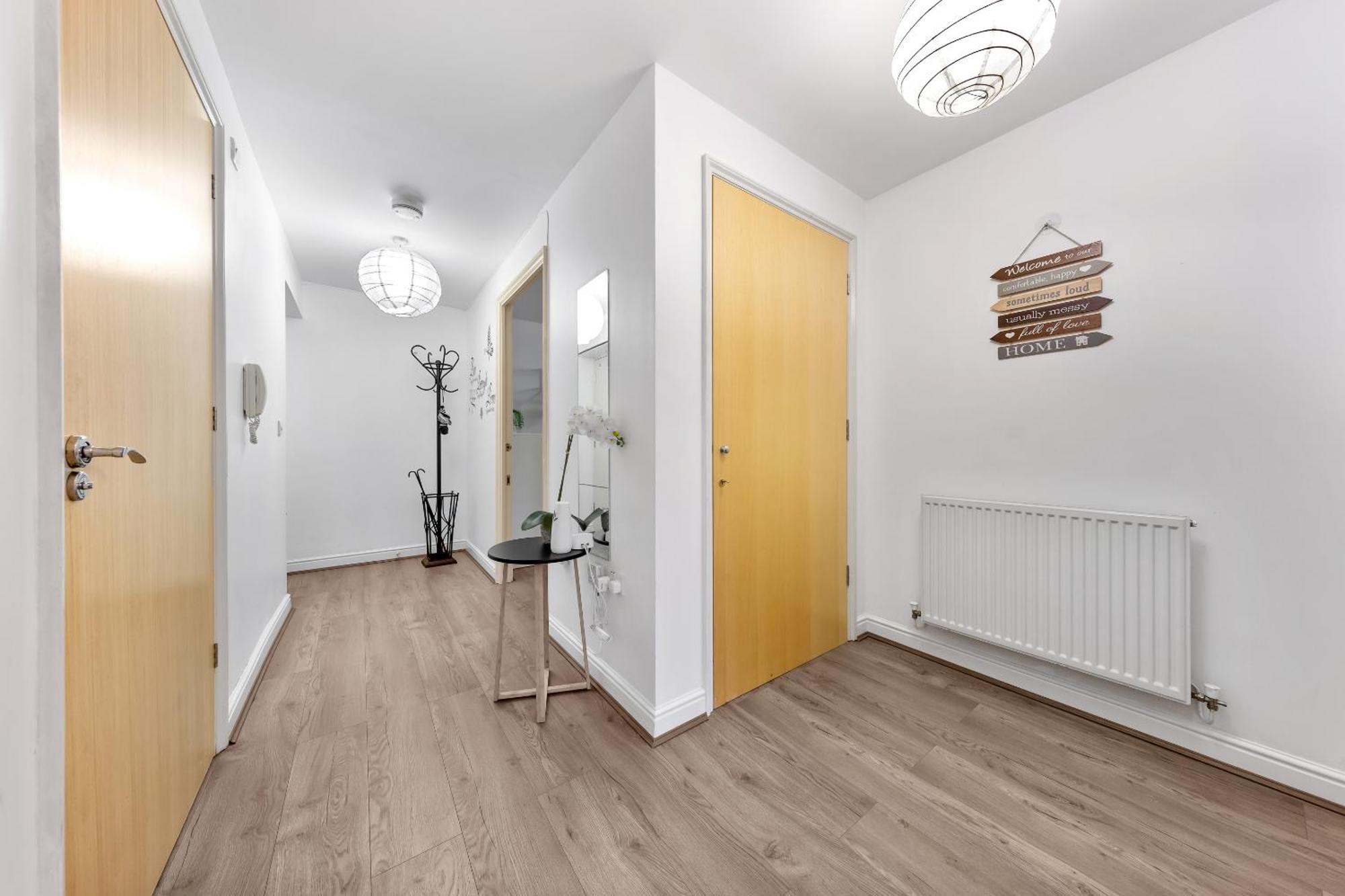 Croydon Fbs Retreat, Easy Access To Apartment