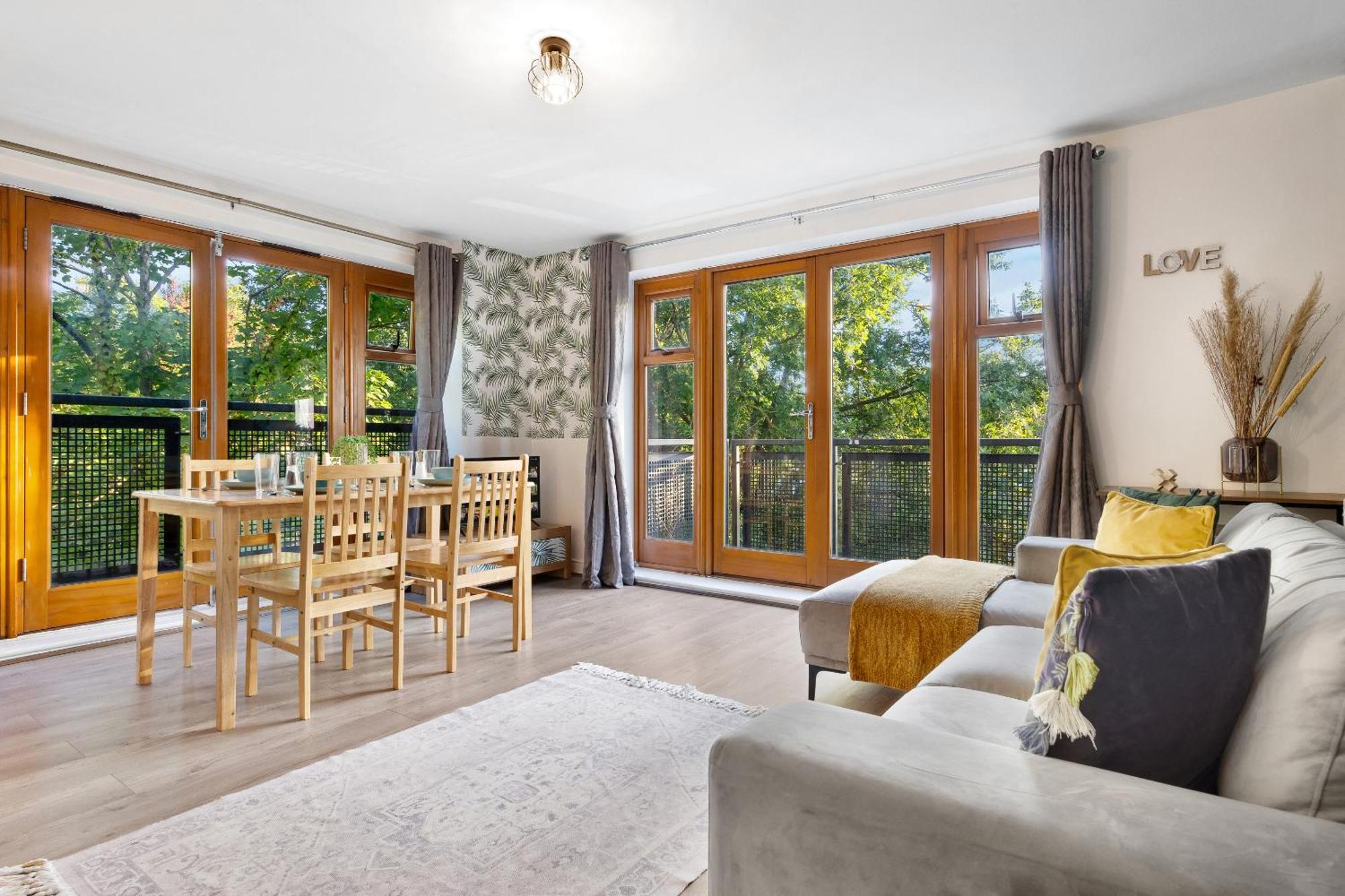 Croydon Fbs Retreat, Easy Access To Apartment *