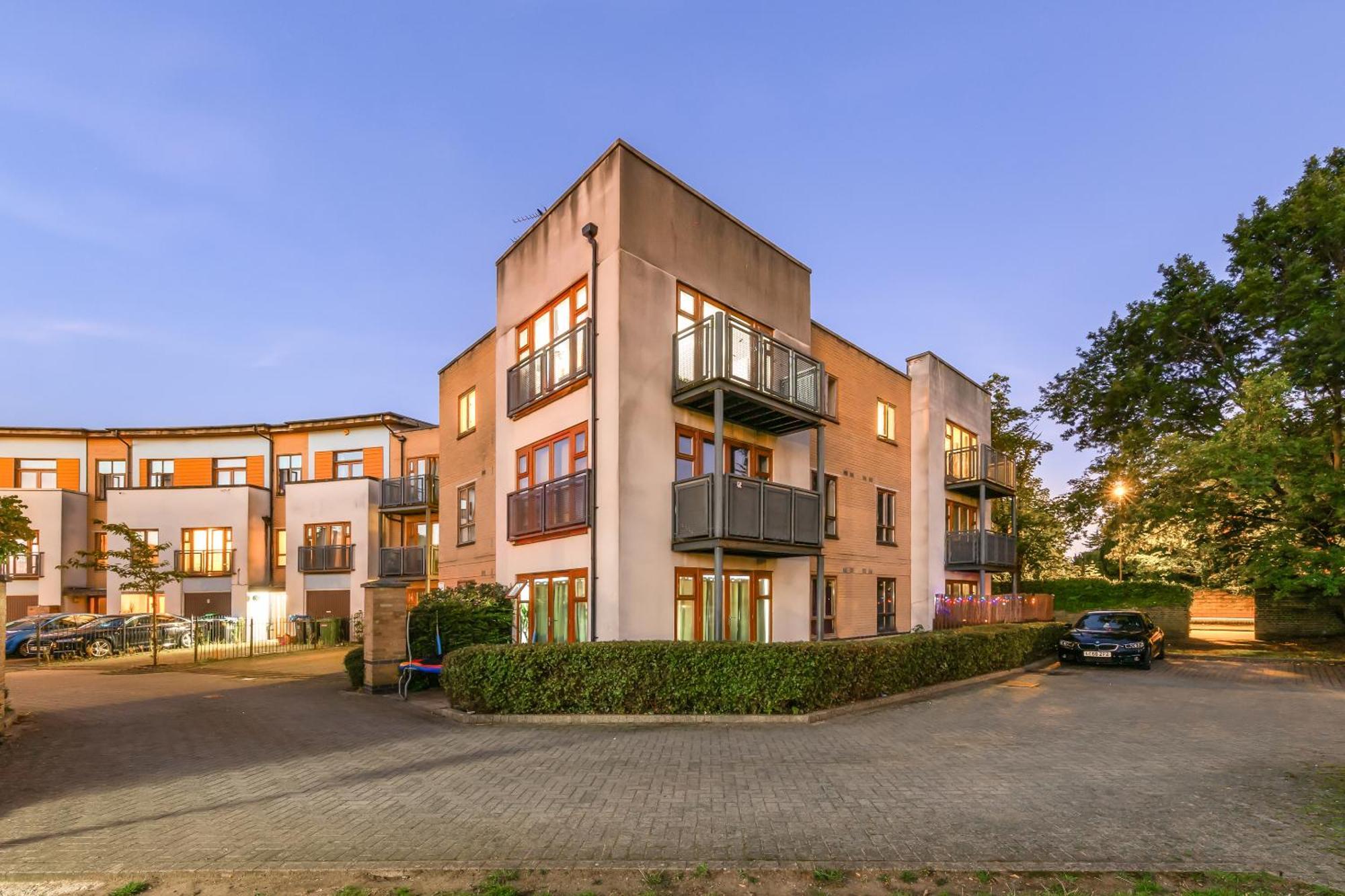 Croydon Fbs Retreat, Easy Access To *