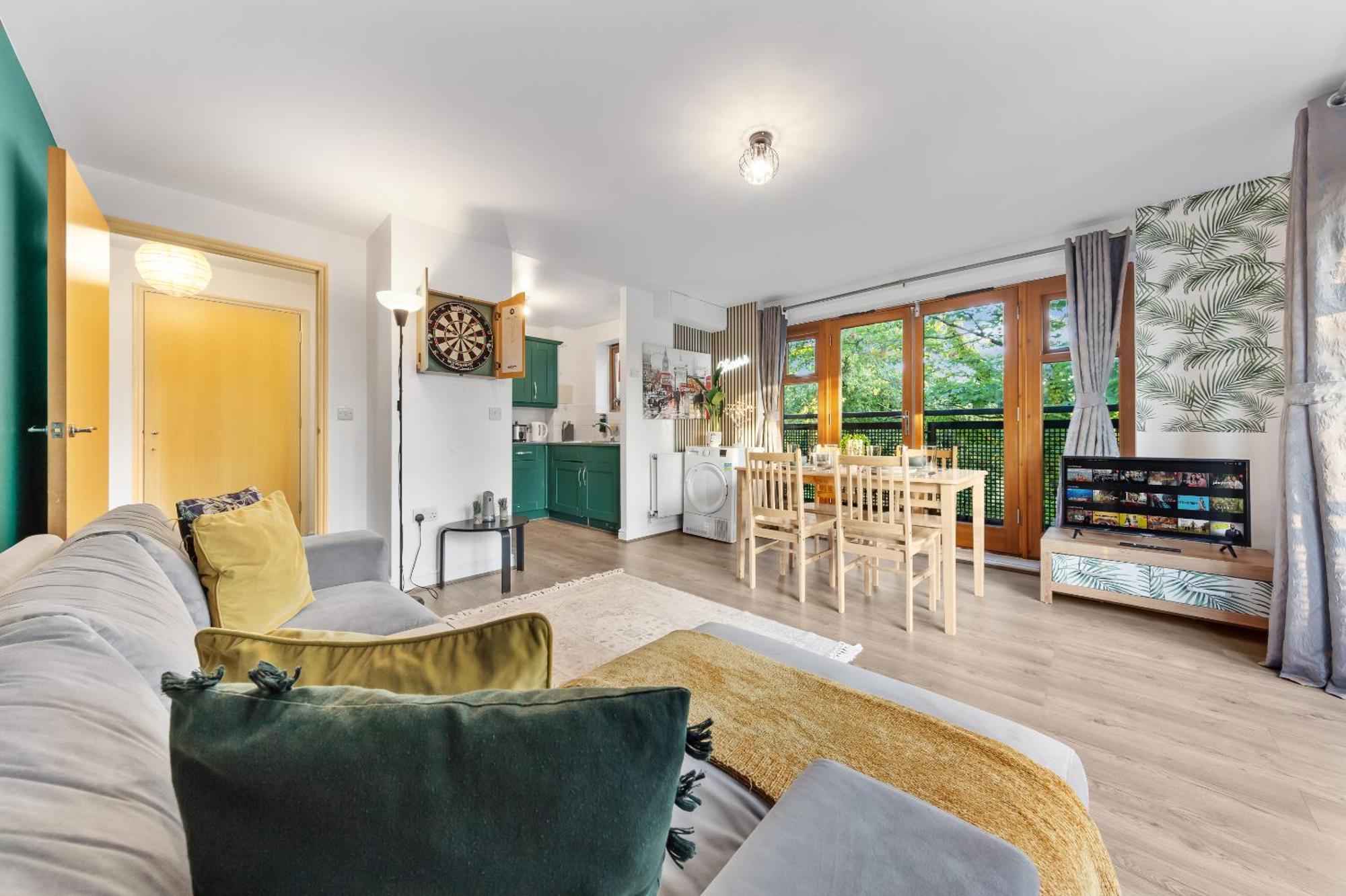 Croydon Fbs Retreat, Easy Access To Thornton Heath